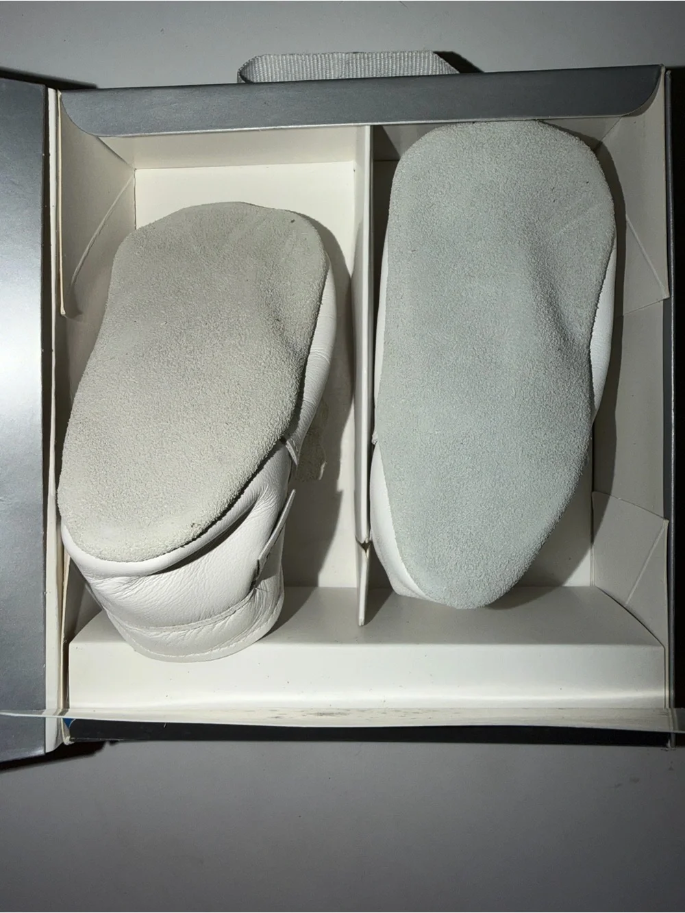Bobux White Leather Soft Sole Baby Shoes with Bow
